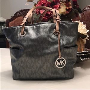 Michael Kors  Purse Special Edition Reposh!
